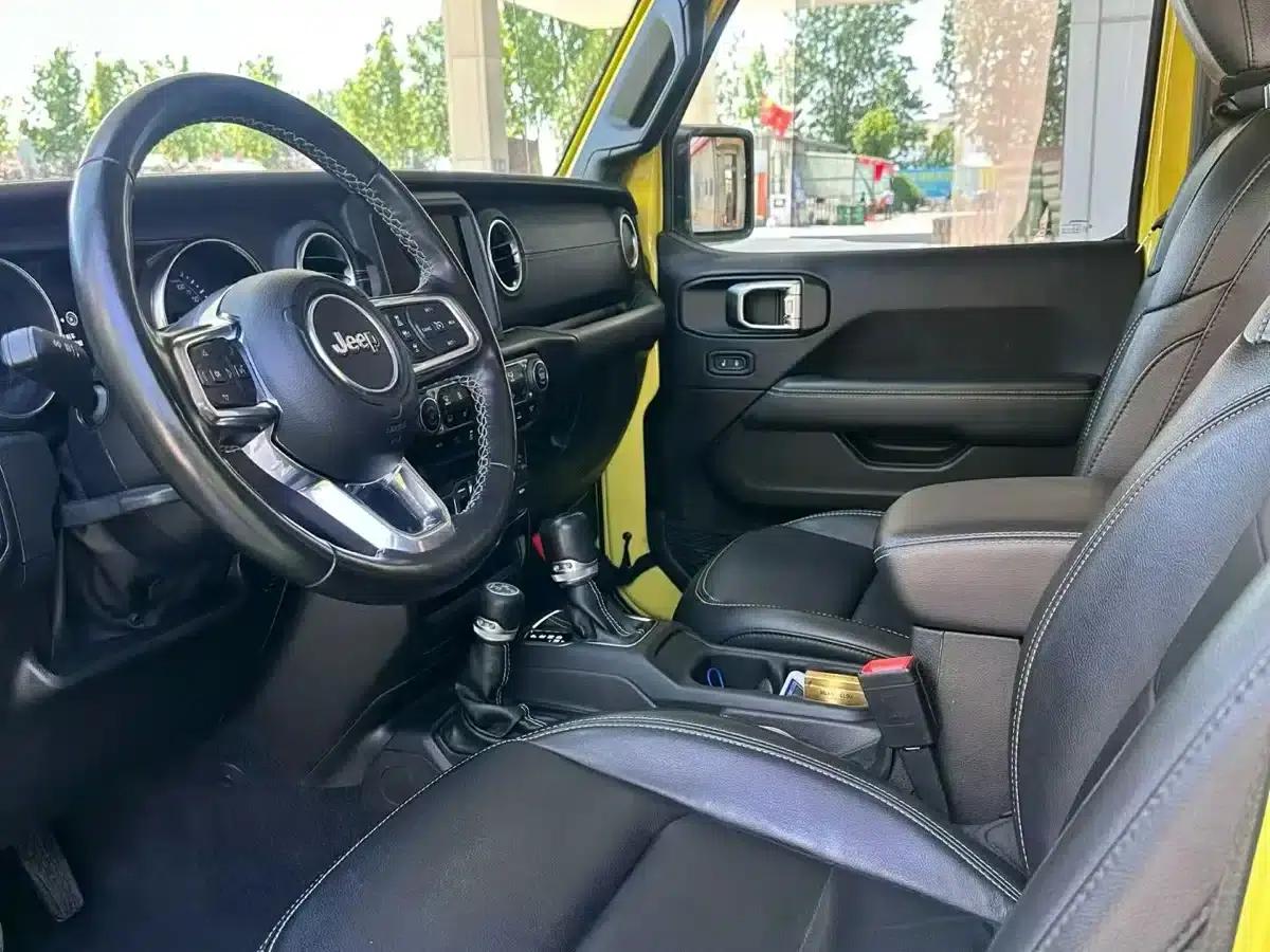 Jeep Wrangler New Energy 2022 Model 4-Door 2.0T 4xe Sahara Fluorescent Yellow Limited Edition — миниатюра 6
