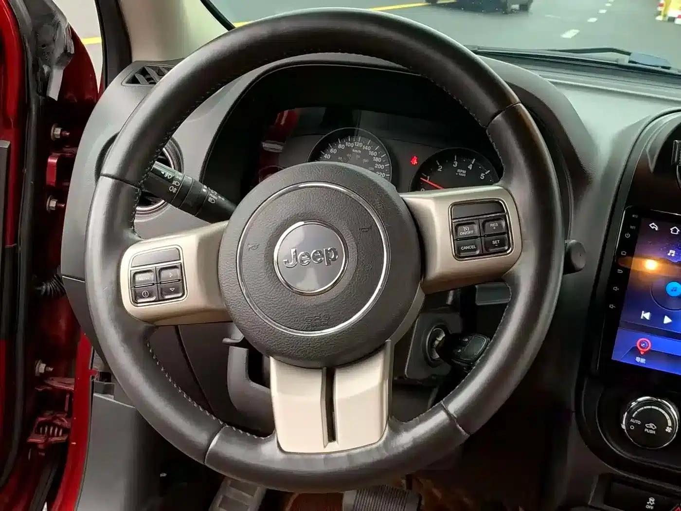2013 Jeep Compass 2.4 Sport — миниатюра 13