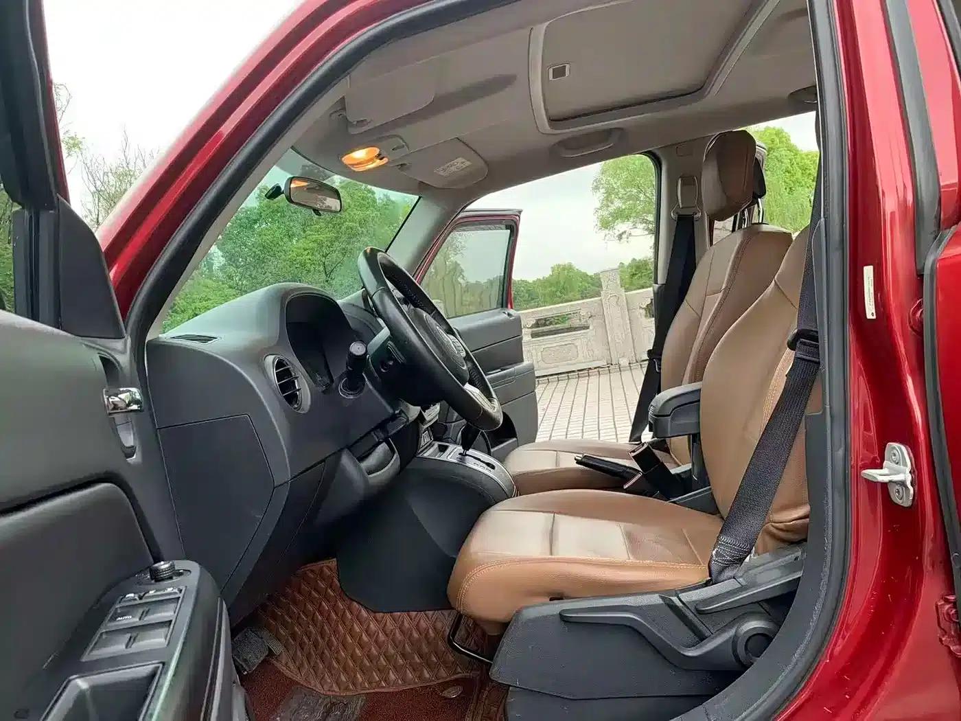 2013 Jeep Compass 2.4 Sport — миниатюра 14