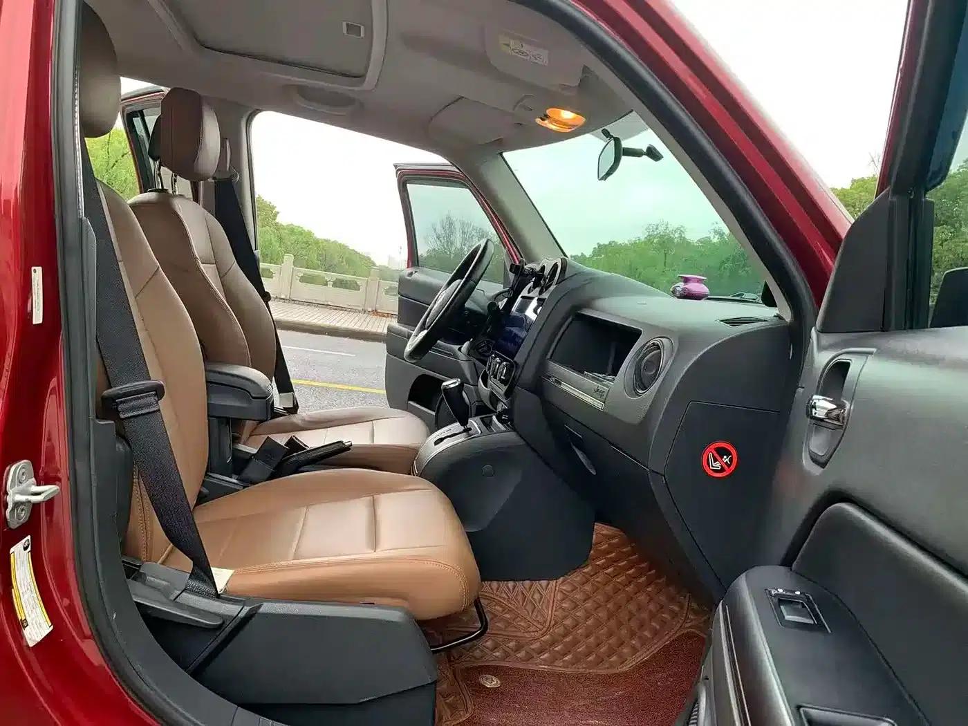 2013 Jeep Compass 2.4 Sport — миниатюра 18