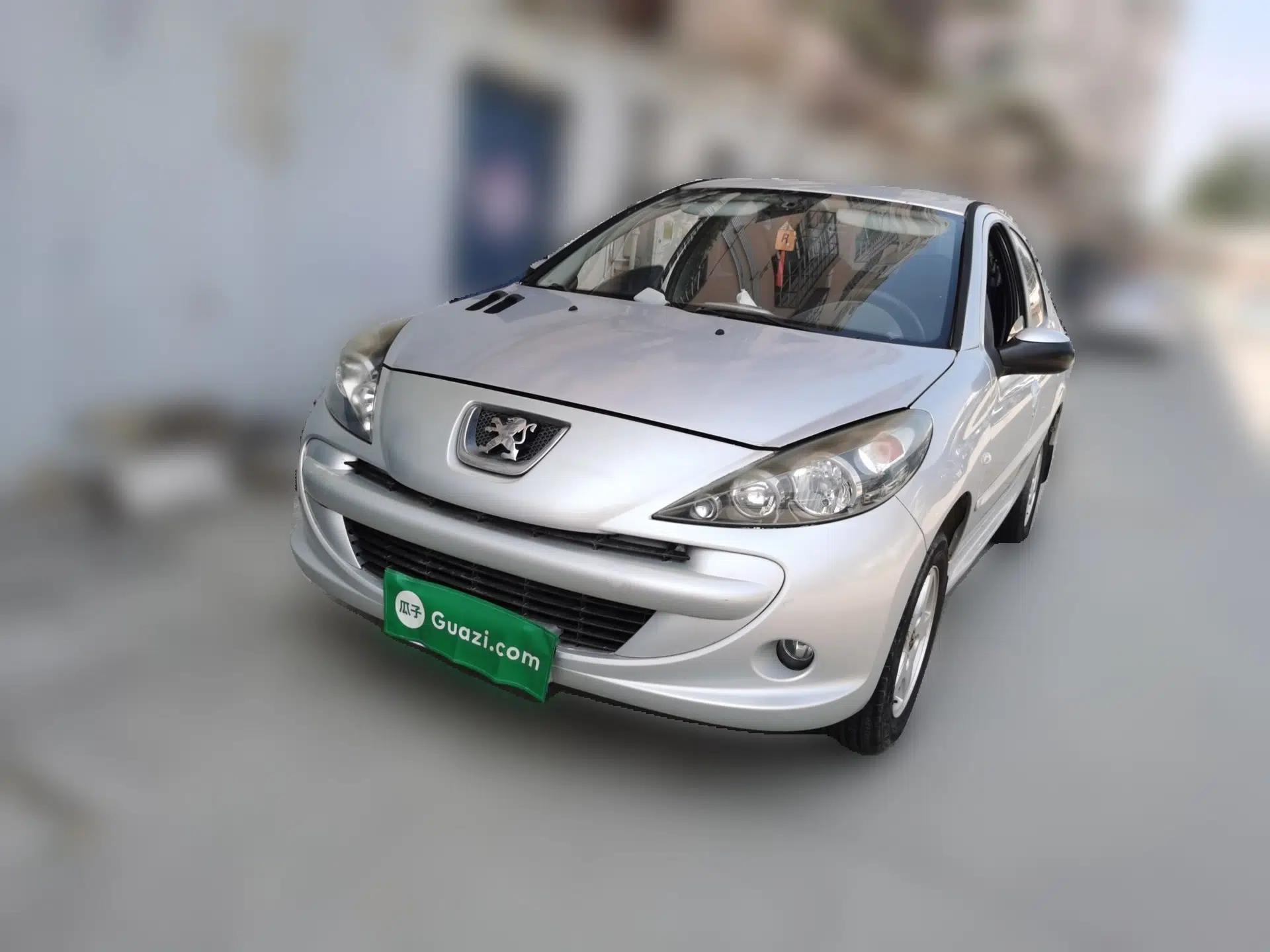 Peugeot 207 2011 Sedan 1.4L Manual Yule Edition — миниатюра 1