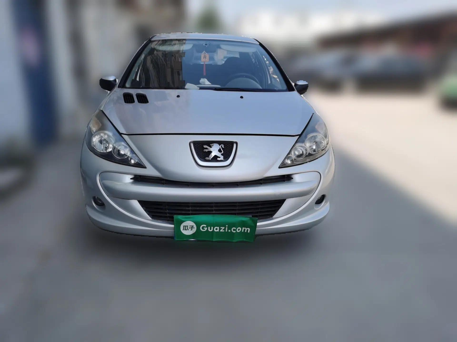 Peugeot 207 2011 Sedan 1.4L Manual Yule Edition — миниатюра 2