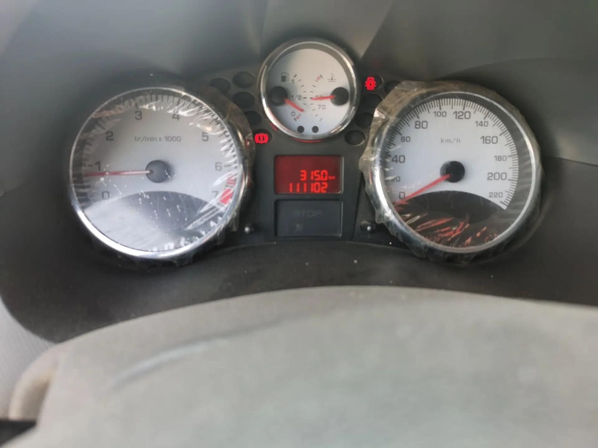 Peugeot 207 2011 Sedan 1.4L Manual Yule Edition — миниатюра 12