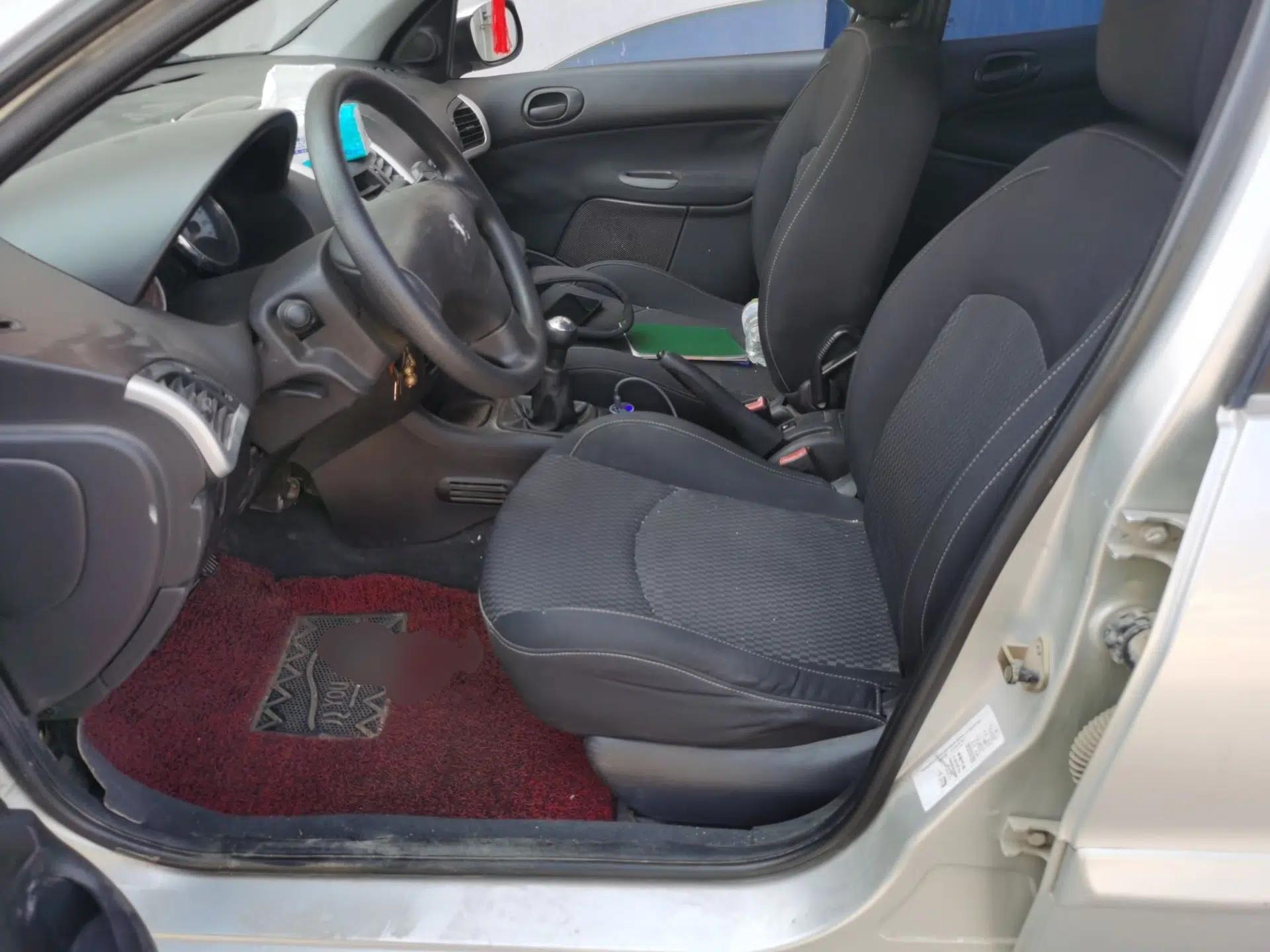 Peugeot 207 2011 Sedan 1.4L Manual Yule Edition — миниатюра 15