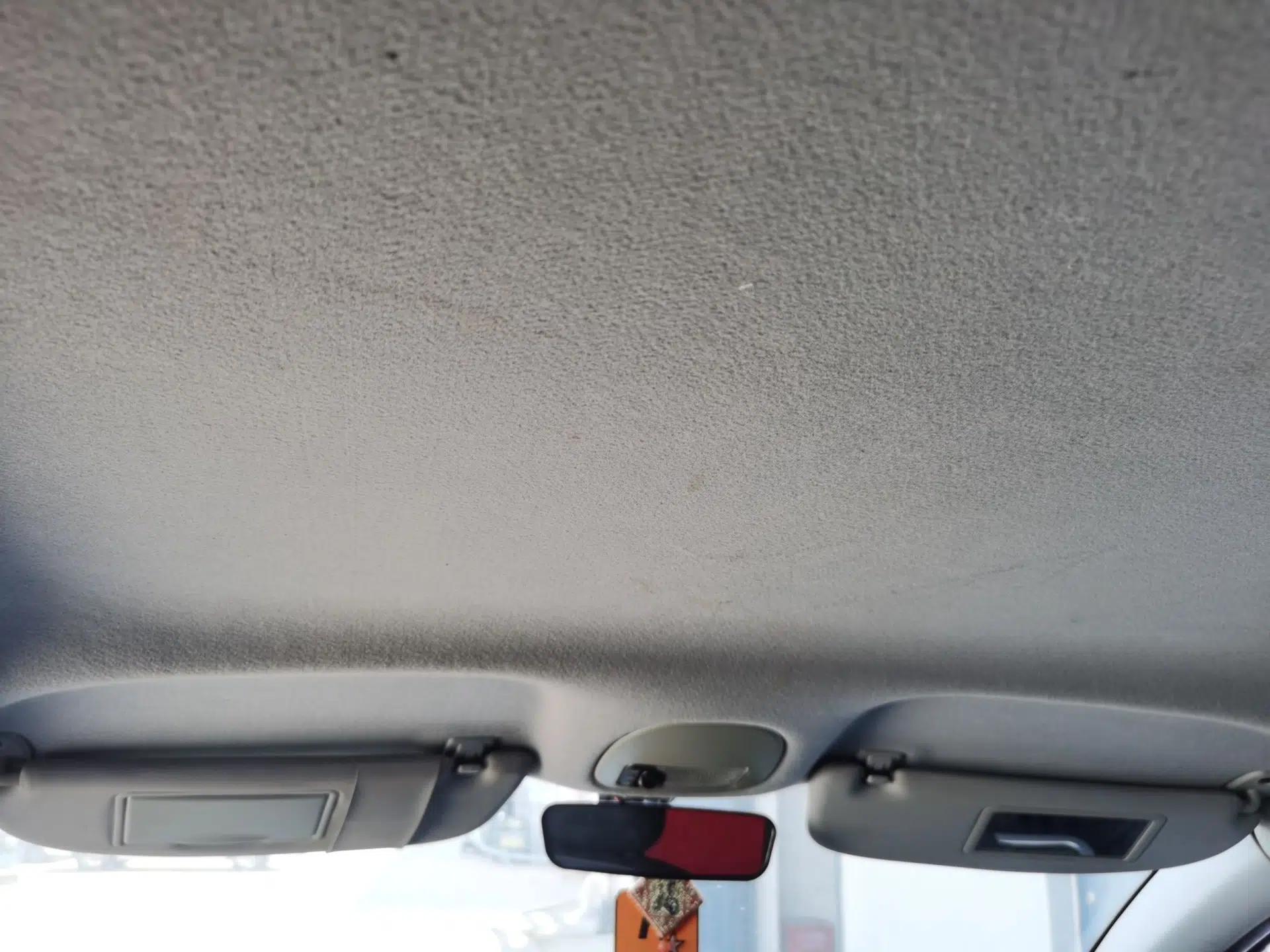 Peugeot 207 2011 Sedan 1.4L Manual Yule Edition — миниатюра 18