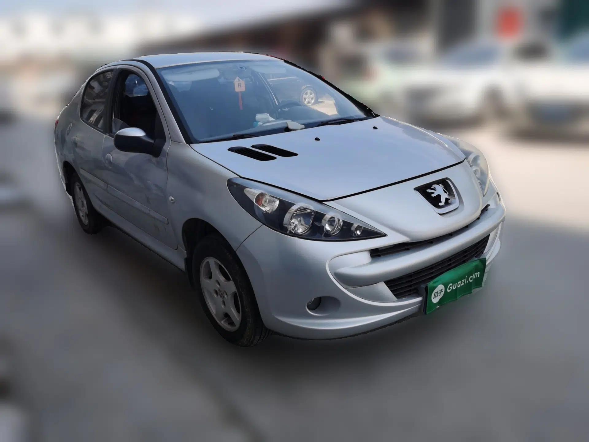 Peugeot 207 2011 Sedan 1.4L Manual Yule Edition — миниатюра 3