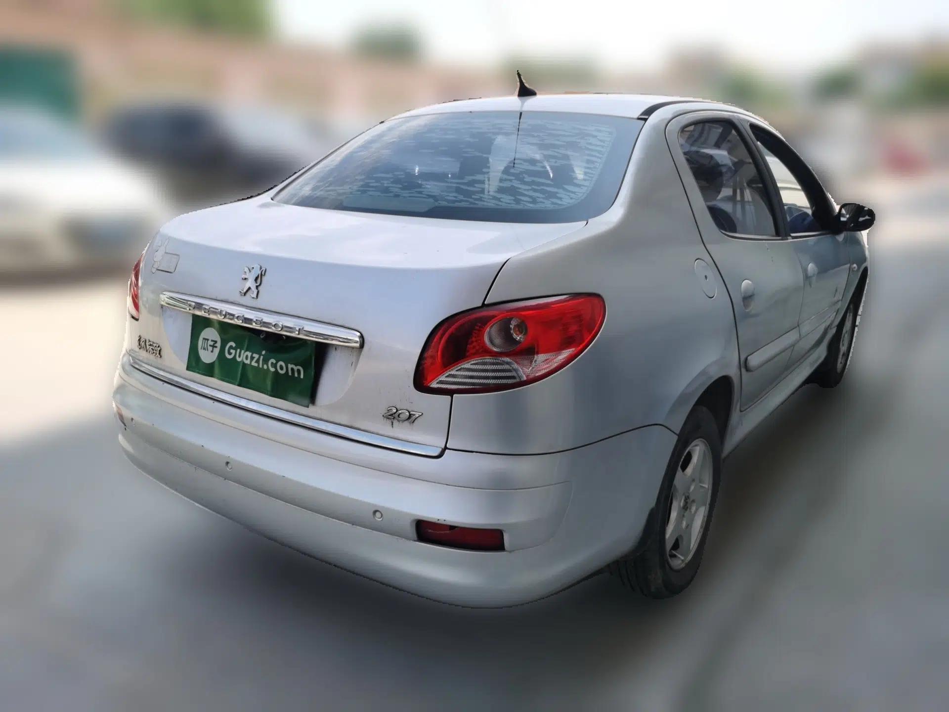 Peugeot 207 2011 Sedan 1.4L Manual Yule Edition — миниатюра 6