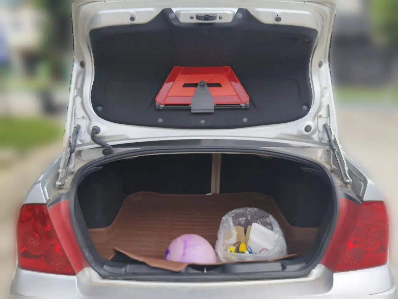 Peugeot 307 2010 Sedan 1.6L Manual Comfort Edition — миниатюра 19
