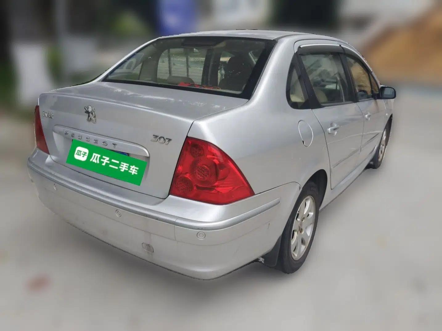 Peugeot 307 2010 Sedan 1.6L Manual Comfort Edition — миниатюра 6