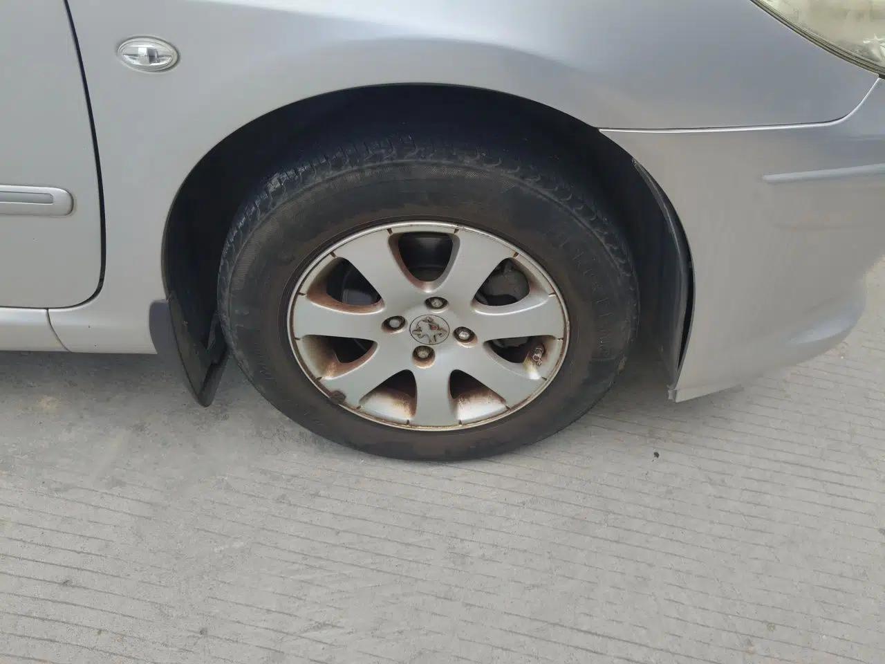 Peugeot 307 2010 Sedan 1.6L Manual Comfort Edition — миниатюра 8