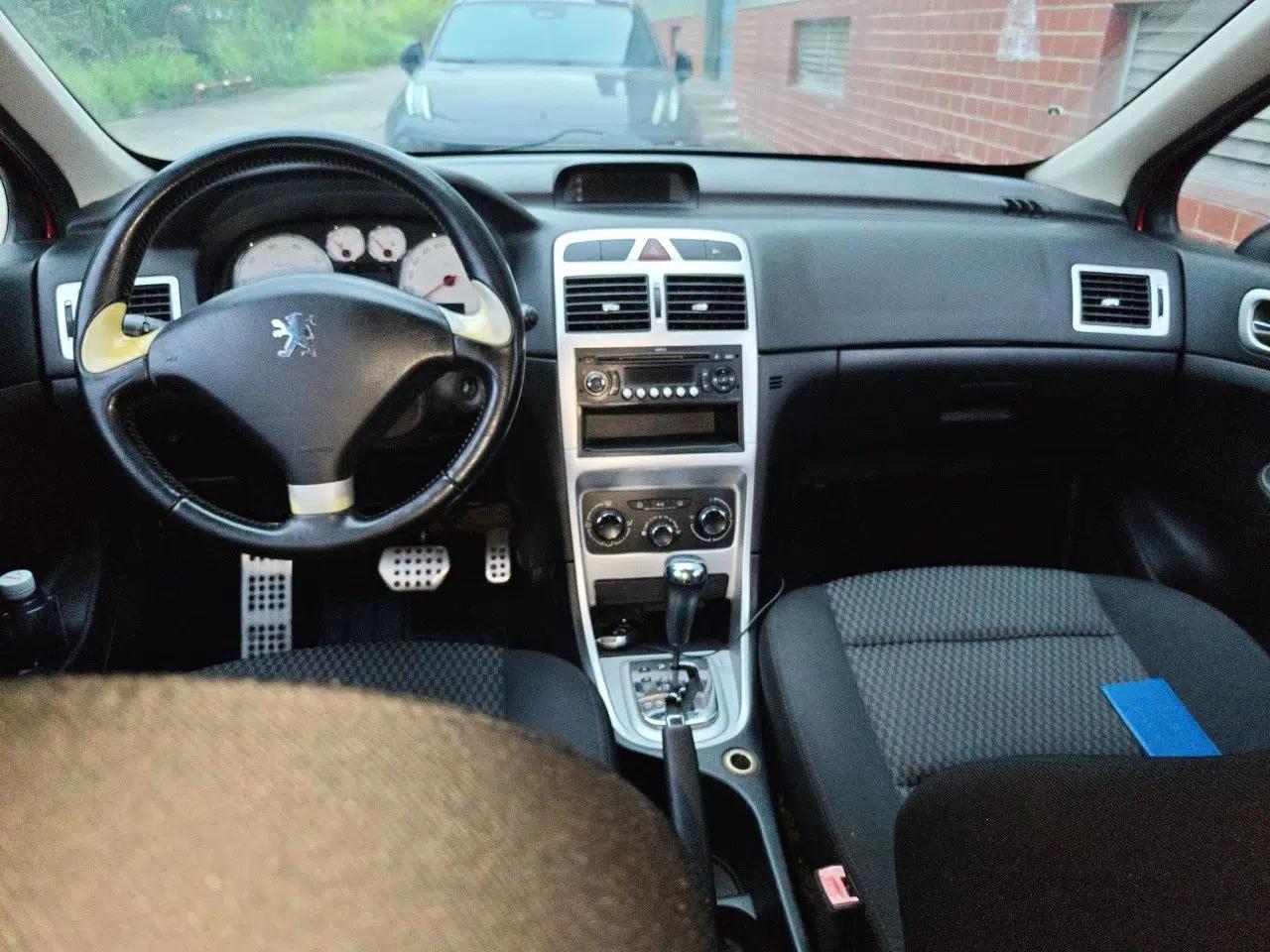 Peugeot 307 2012 1.6L Automatic CROSS — миниатюра 9