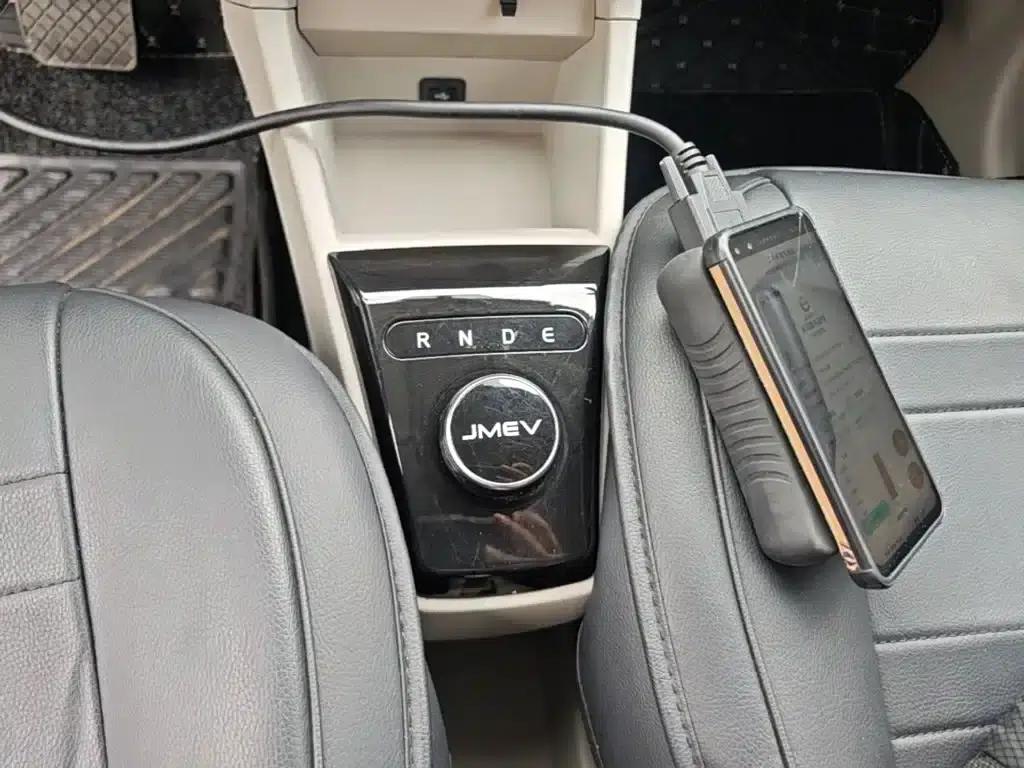 Yizhi EV2 2023 Auspicious Edition 201km Luxury — миниатюра 14