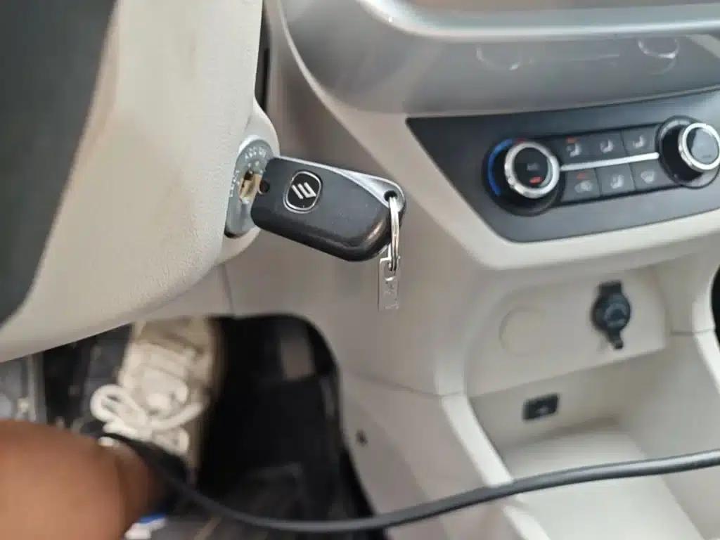 Yizhi EV2 2023 Auspicious Edition 201km Luxury — миниатюра 9