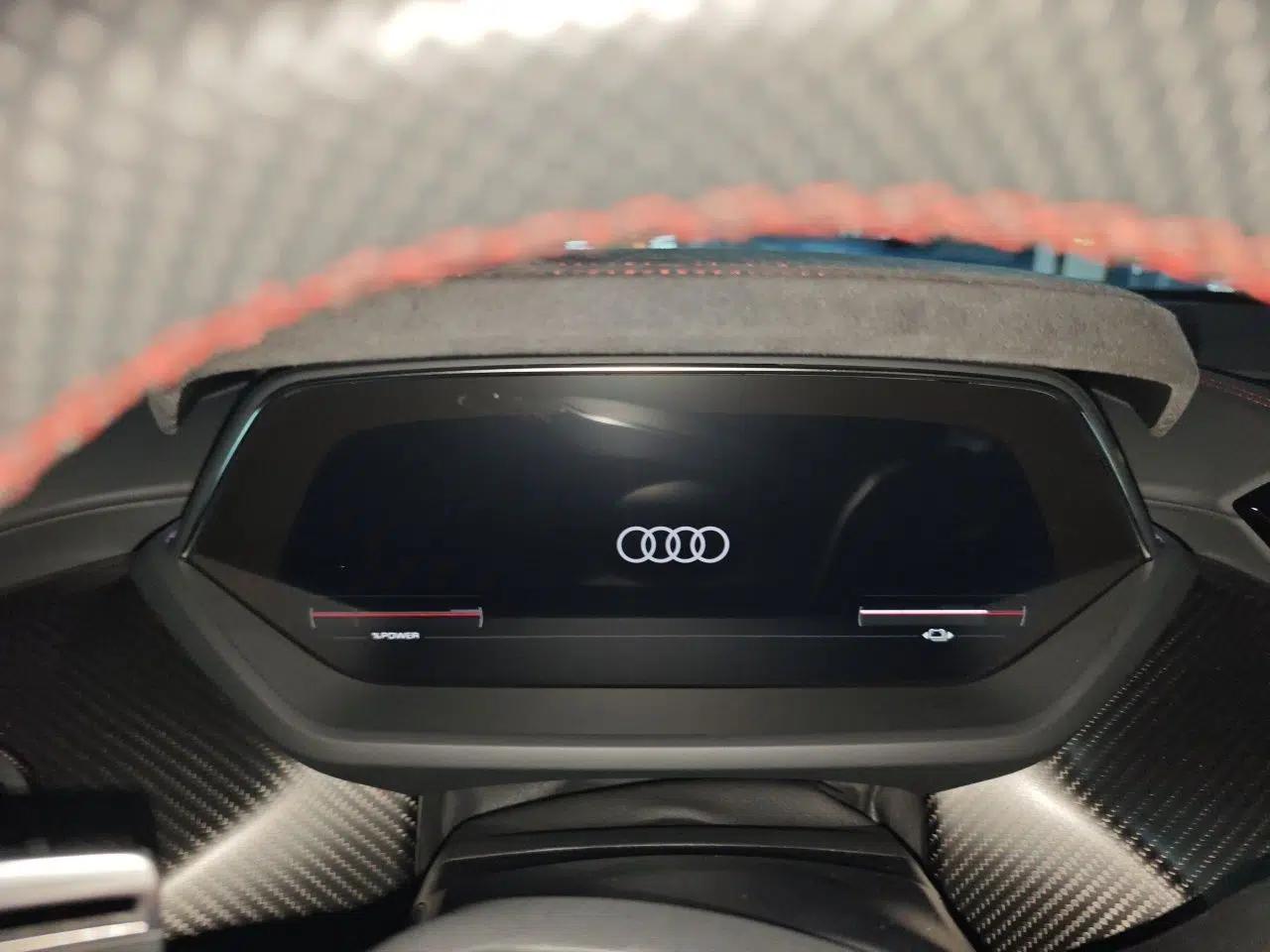 Audi RS e-tron GT 2023 Basic Model — миниатюра 11