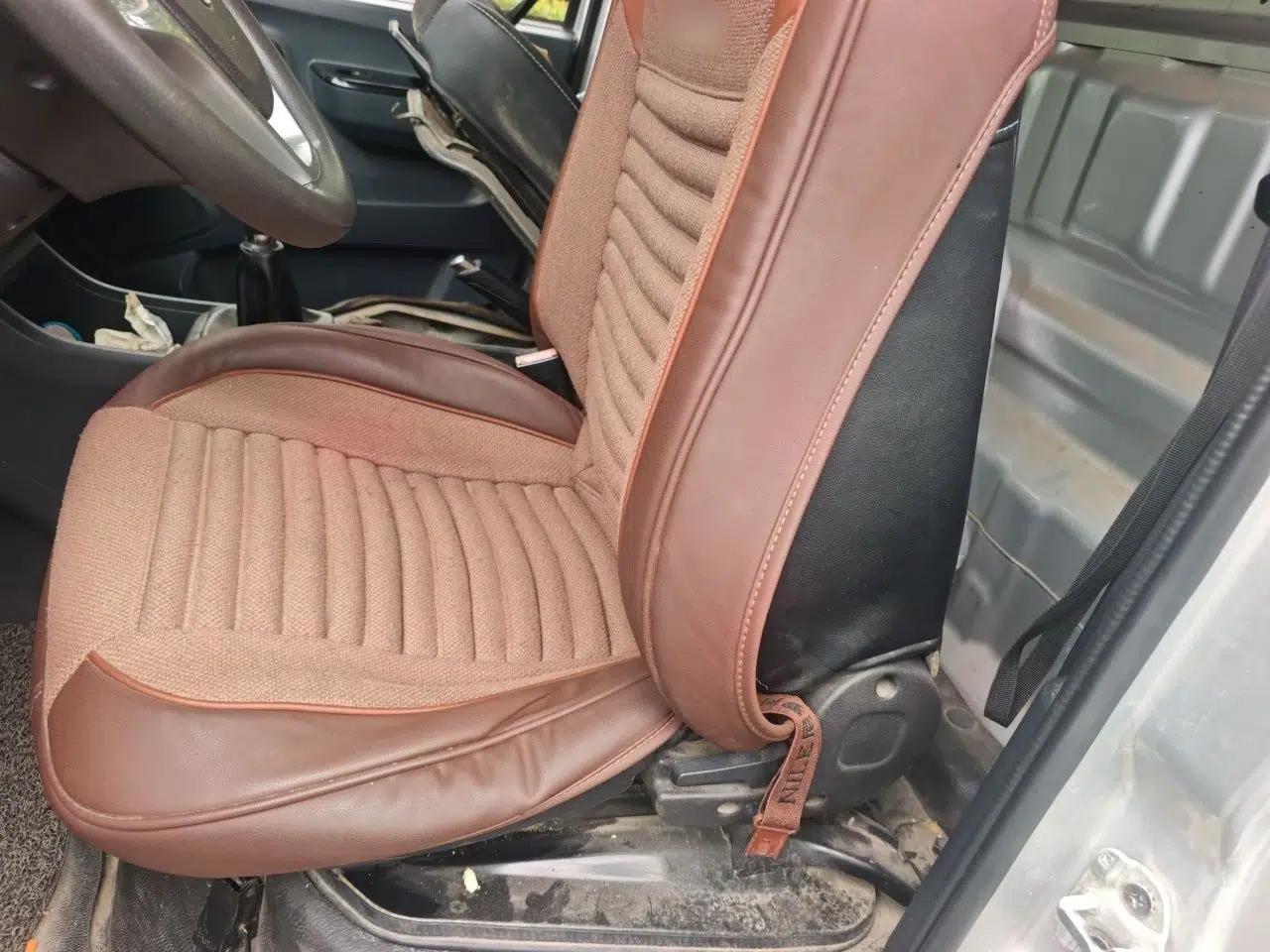 AstonMartin Rapide Foton Xiangling V3 Cargo Van Manual 1.6L — миниатюра 17