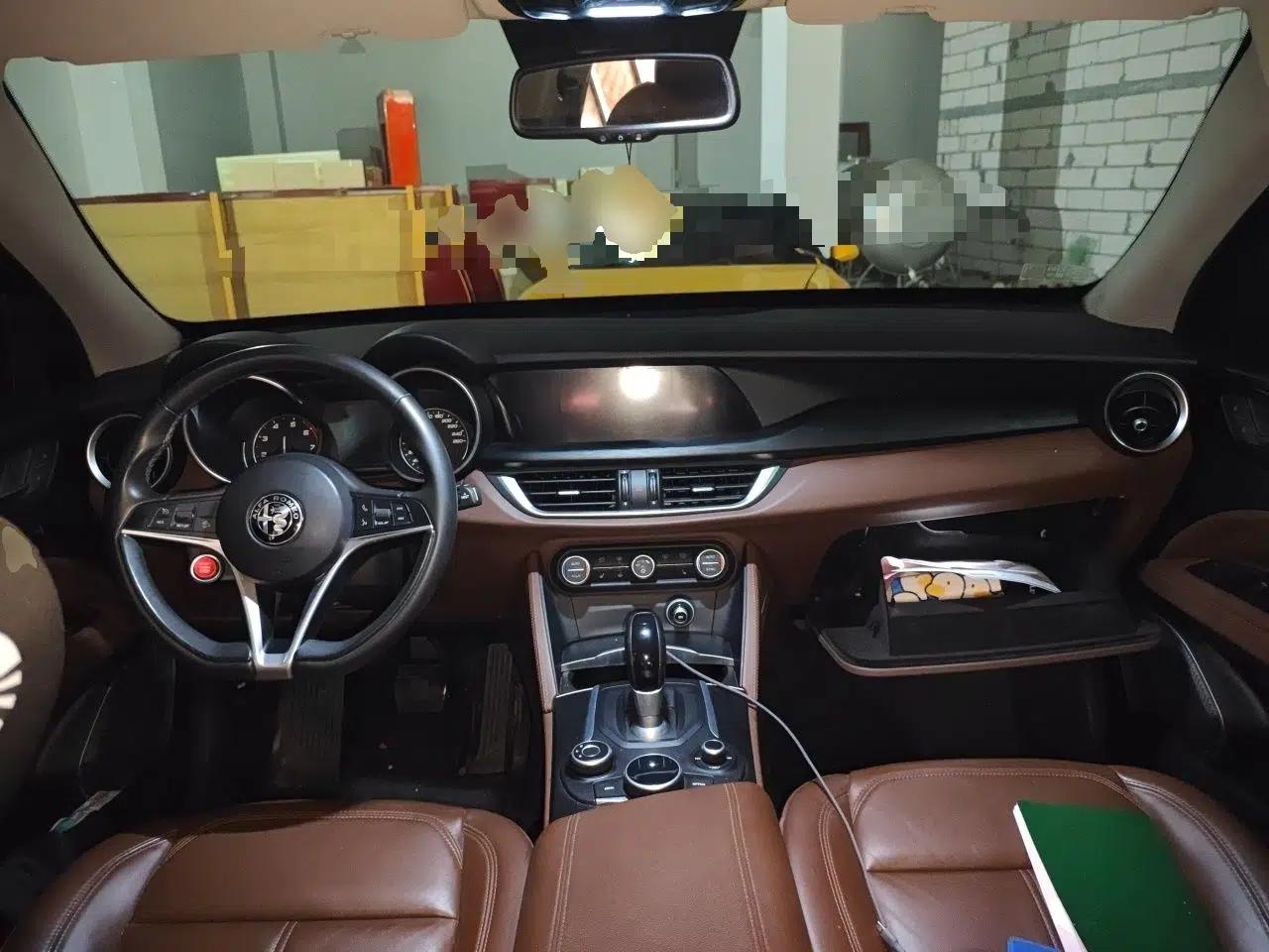 Alfa Romeo Stelvio 2017 2.0T 200HP Elite Edition — миниатюра 9