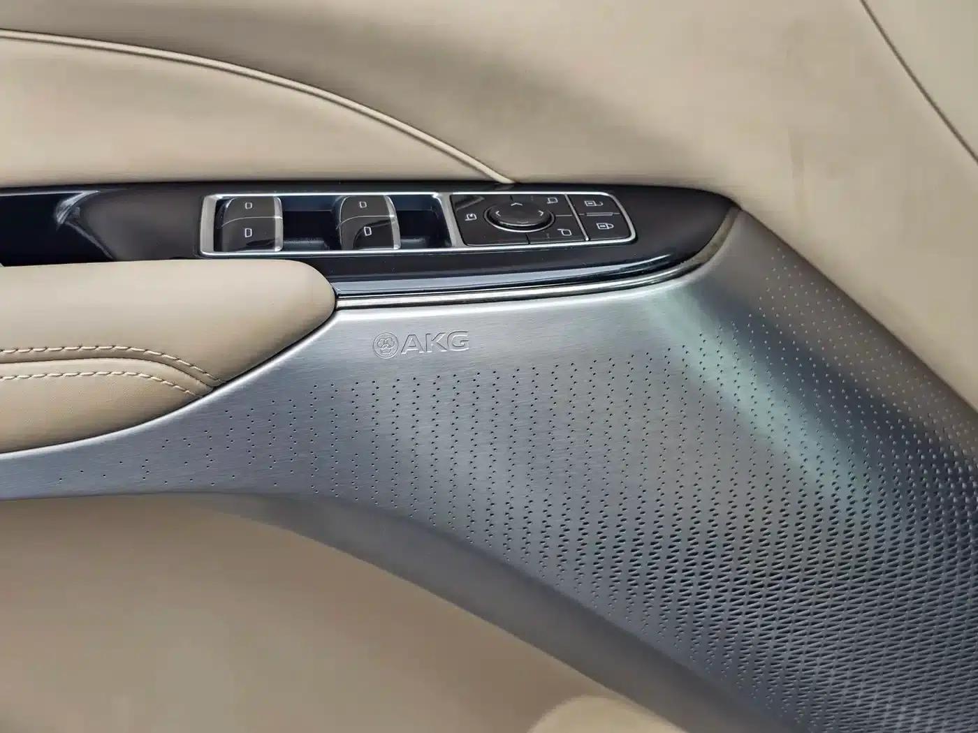 iQ Ruige 2022 Rear-Wheel Drive Long-Range Premium Edition — миниатюра 13