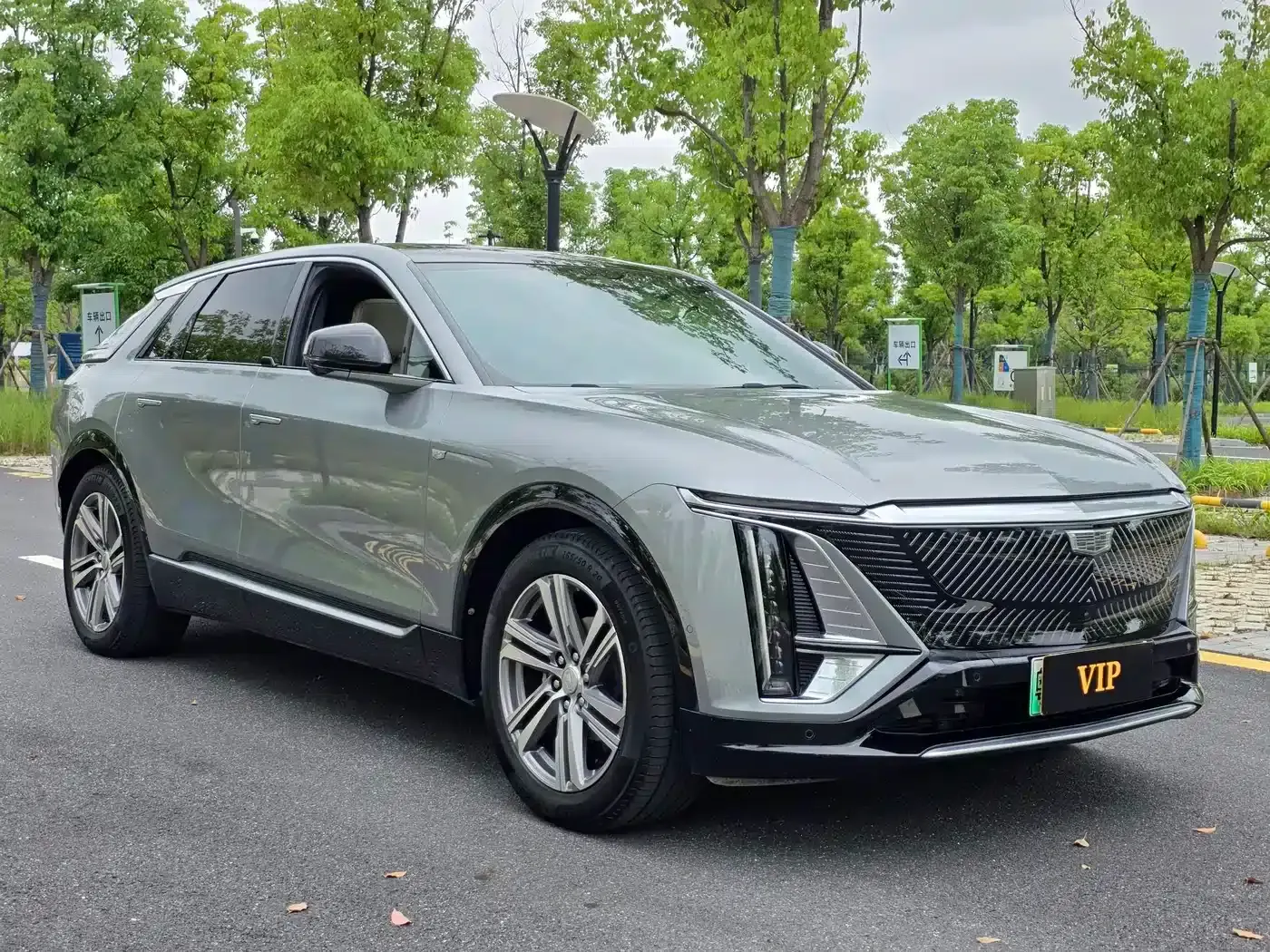 iQ Ruige 2022 Rear-Wheel Drive Long-Range Premium Edition — миниатюра 3