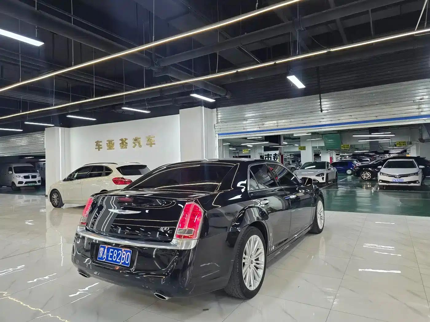 2014 Chrysler 300C Imported Model 3.0L Excellence Edition — миниатюра 3