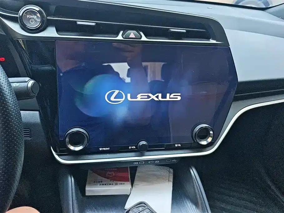 Lexus RZ 2023 450e AWD Luxury Edition — миниатюра 13