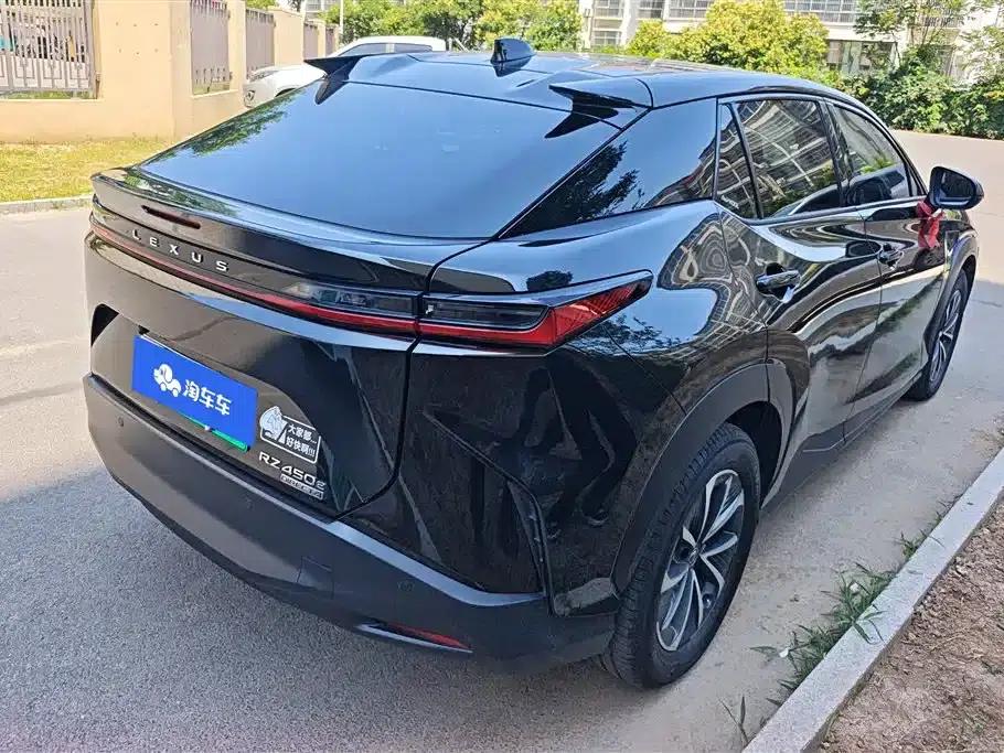 Lexus RZ 2023 450e AWD Luxury Edition — миниатюра 3