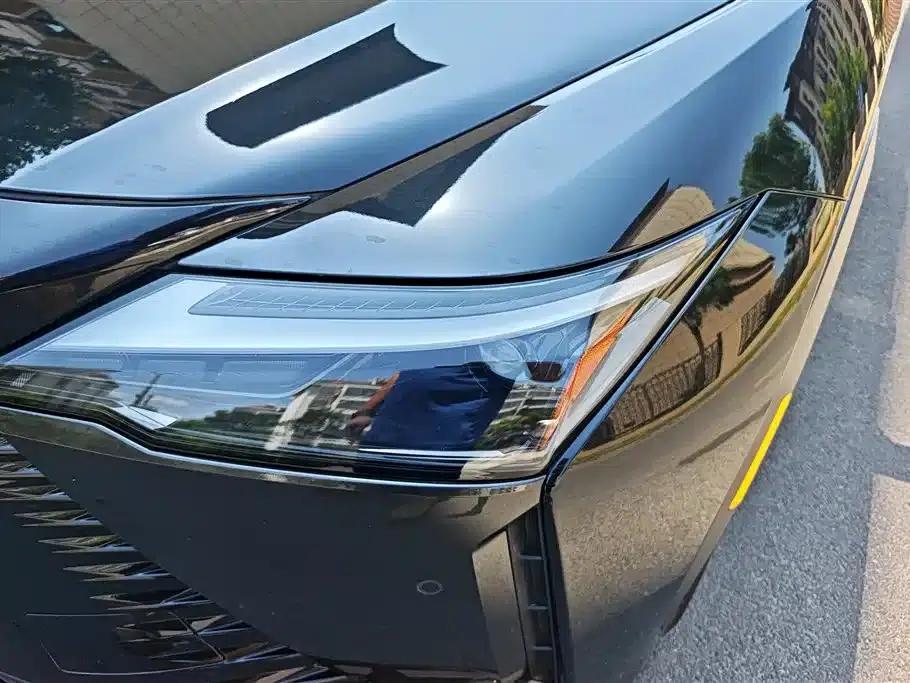 Lexus RZ 2023 450e AWD Luxury Edition — миниатюра 5