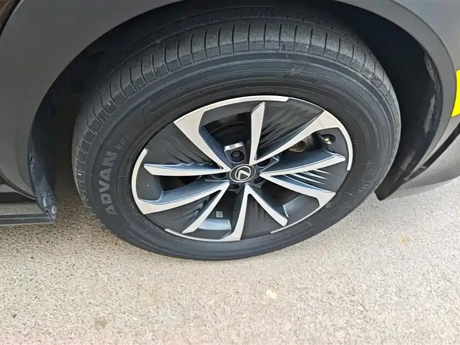 Lexus RZ 2023 450e AWD Luxury Edition — миниатюра 6