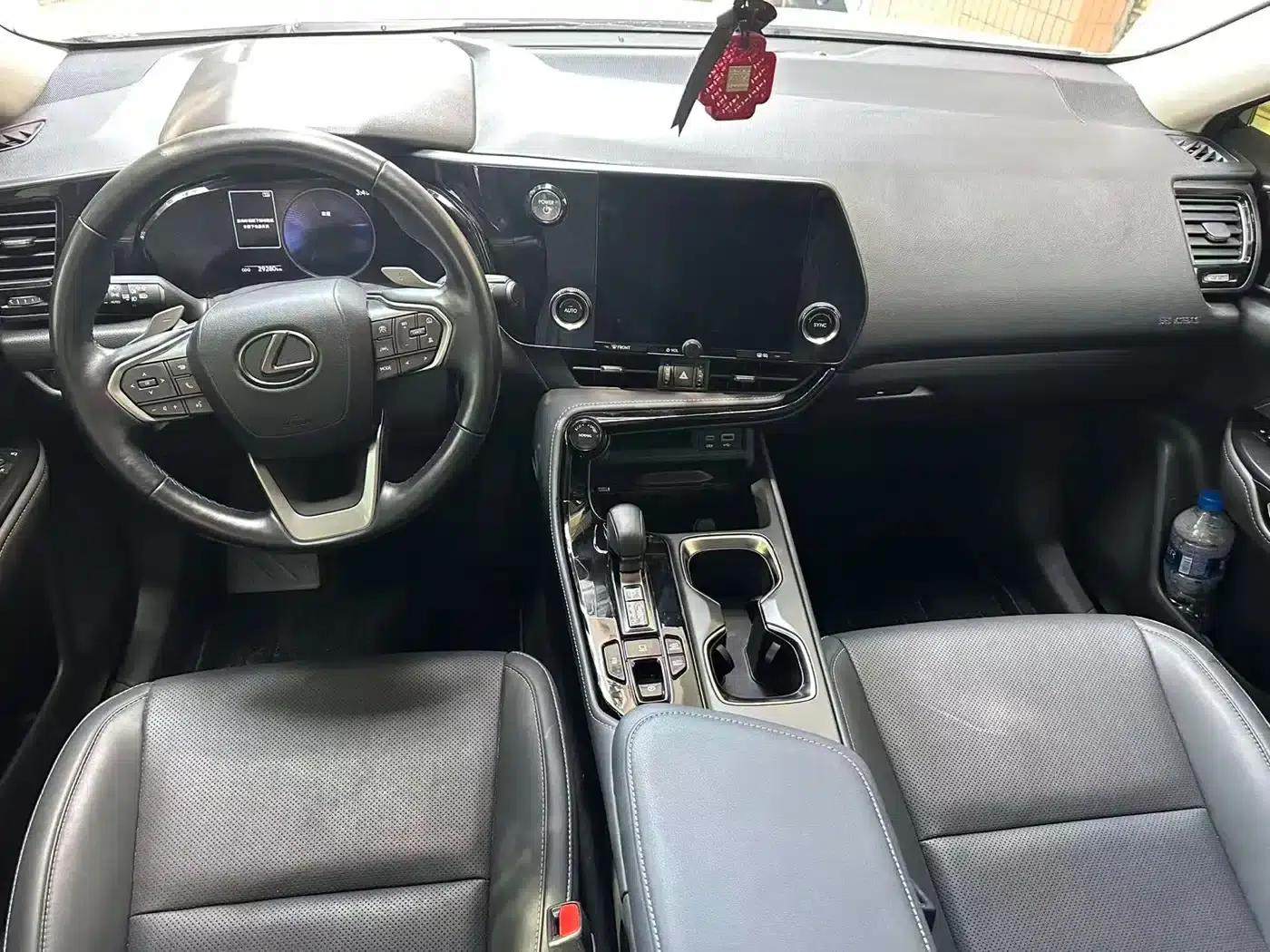 Lexus NX PHEV 2022 400h+ Premium Edition — миниатюра 3