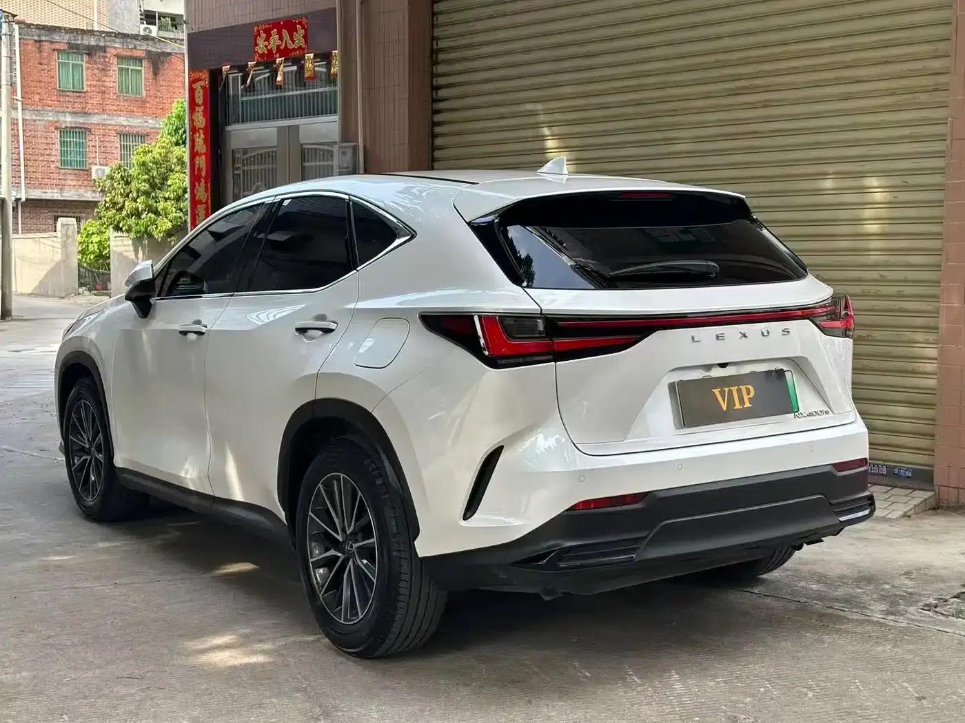 Lexus NX PHEV 2022 400h+ Premium Edition — миниатюра 9
