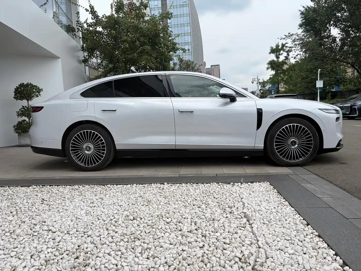 Voyah Chase Light L 2026 All-Wheel Drive Ultra — миниатюра 11