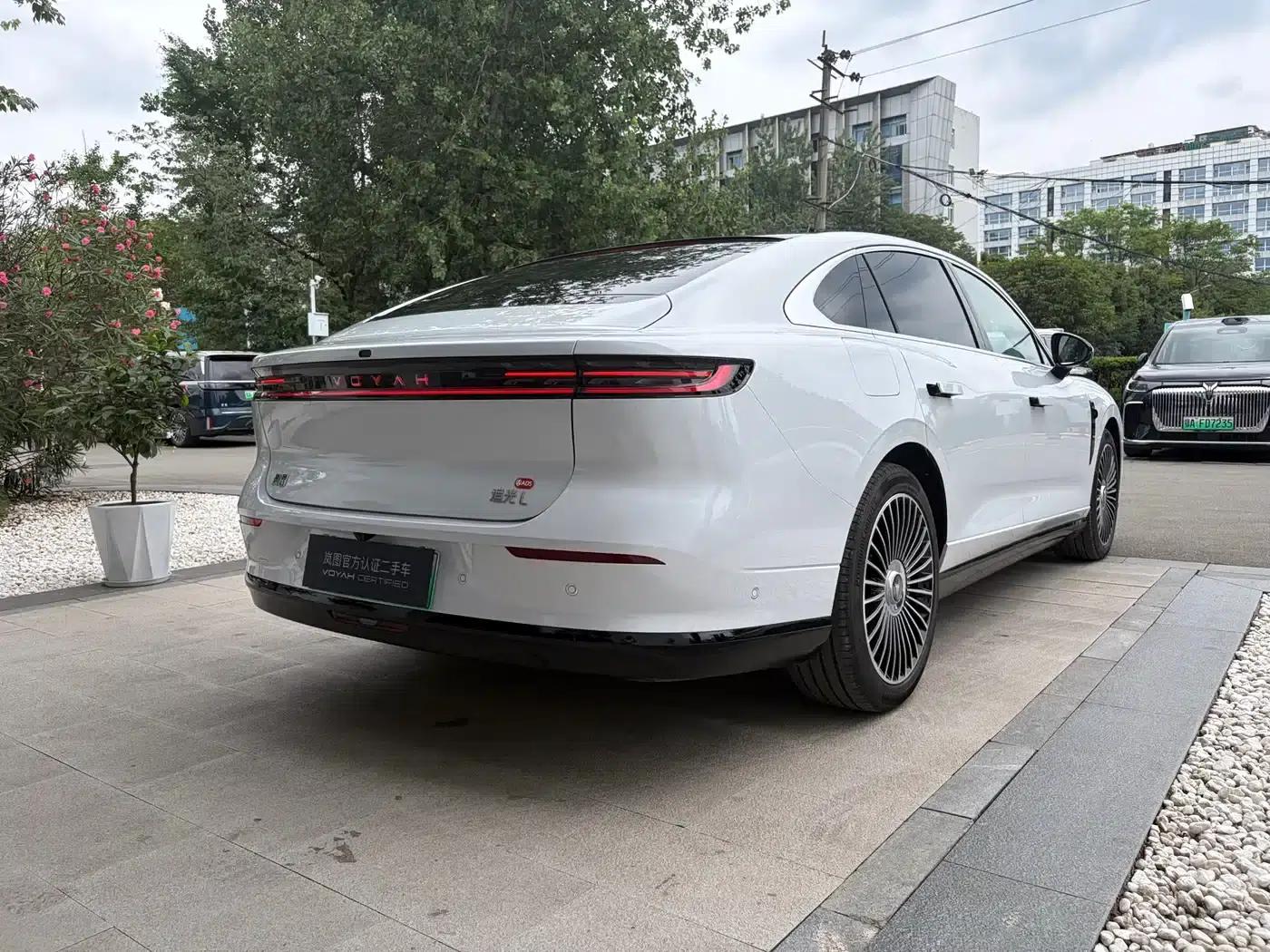 Voyah Chase Light L 2026 All-Wheel Drive Ultra — миниатюра 13