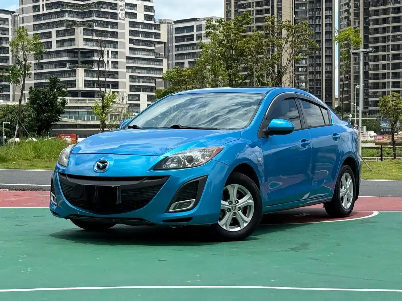 Mazda 3 Axela 2013 Sedan 1.6L Automatic Elite — миниатюра 1