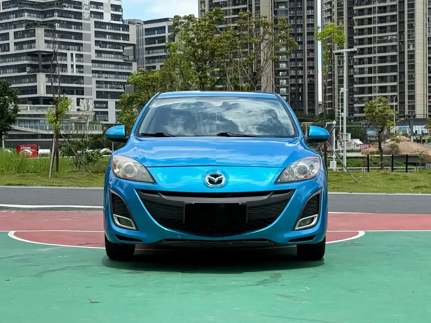 Mazda 3 Axela 2013 Sedan 1.6L Automatic Elite — миниатюра 2