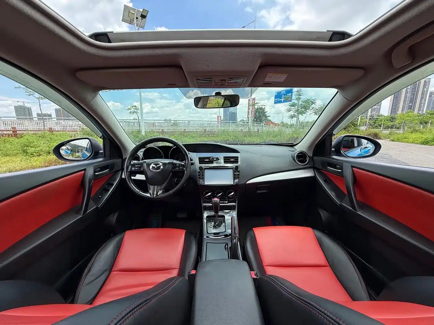 Mazda 3 Axela 2013 Sedan 1.6L Automatic Elite — миниатюра 13