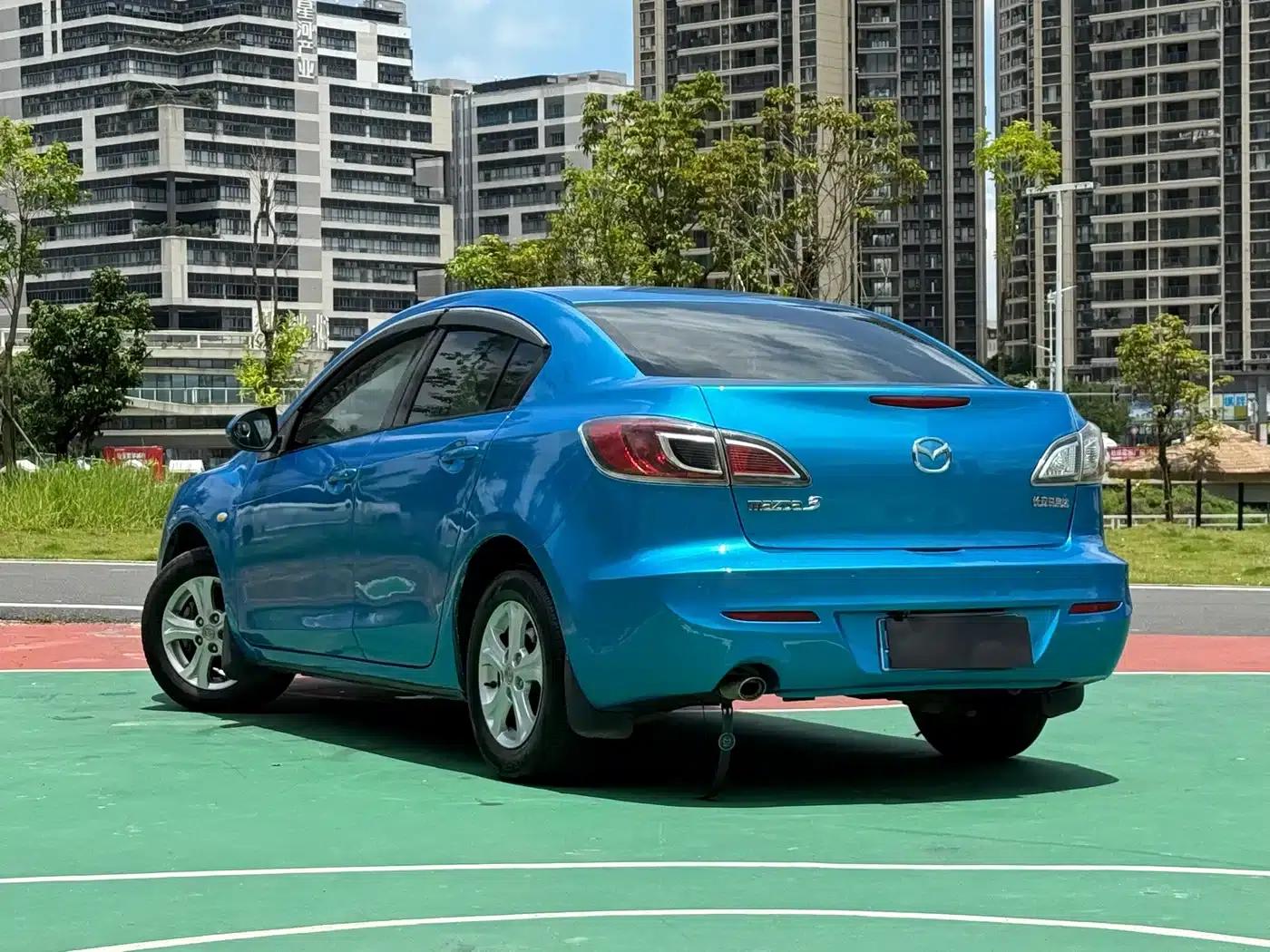 Mazda 3 Axela 2013 Sedan 1.6L Automatic Elite — миниатюра 3