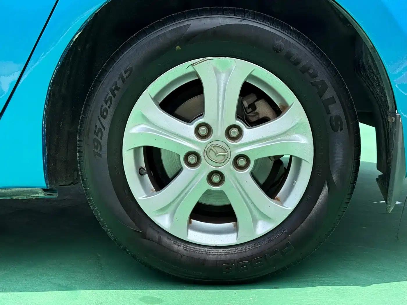 Mazda 3 Axela 2013 Sedan 1.6L Automatic Elite — миниатюра 21