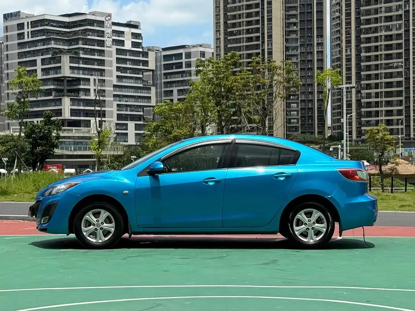 Mazda 3 Axela 2013 Sedan 1.6L Automatic Elite — миниатюра 4