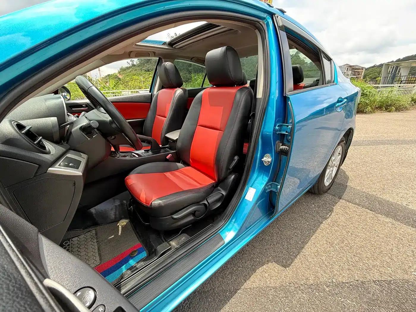 Mazda 3 Axela 2013 Sedan 1.6L Automatic Elite — миниатюра 7