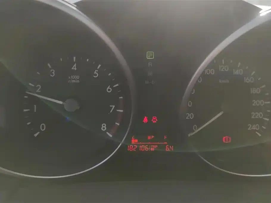 Mazda 3 Axela 2011 Sedan 1.6L Automatic Comfort — миниатюра 14