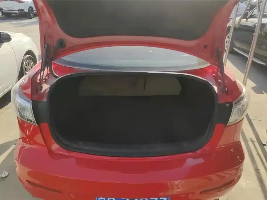 Mazda 3 Axela 2011 Sedan 1.6L Automatic Comfort — миниатюра 4