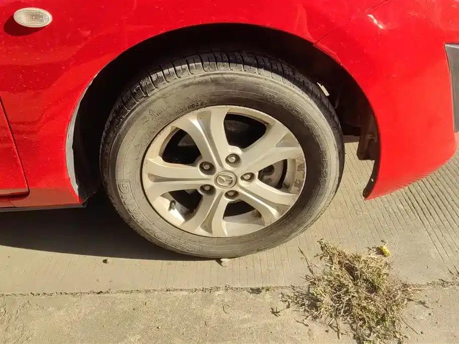 Mazda 3 Axela 2011 Sedan 1.6L Automatic Comfort — миниатюра 6