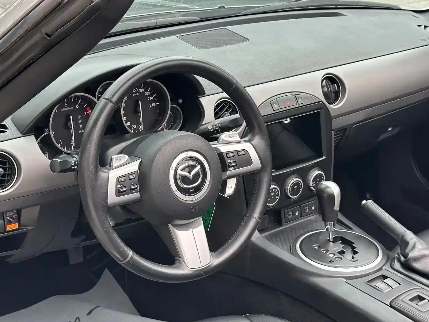 Mazda MX-5 2009 2.0 — миниатюра 12