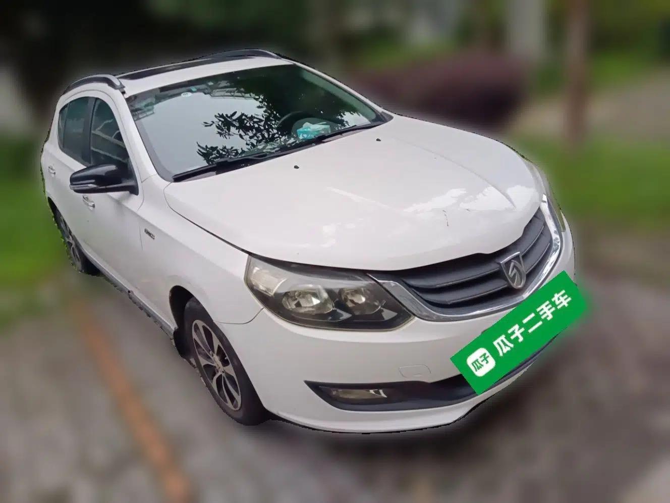 Baojun 610 2014 CROSS 1.5L Automatic Luxury Model — миниатюра 3