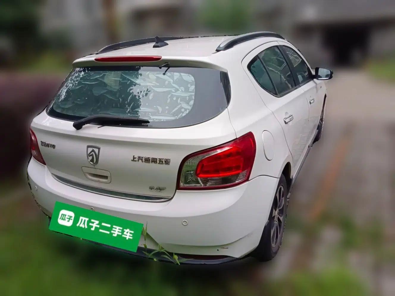 Baojun 610 2014 CROSS 1.5L Automatic Luxury Model — миниатюра 6