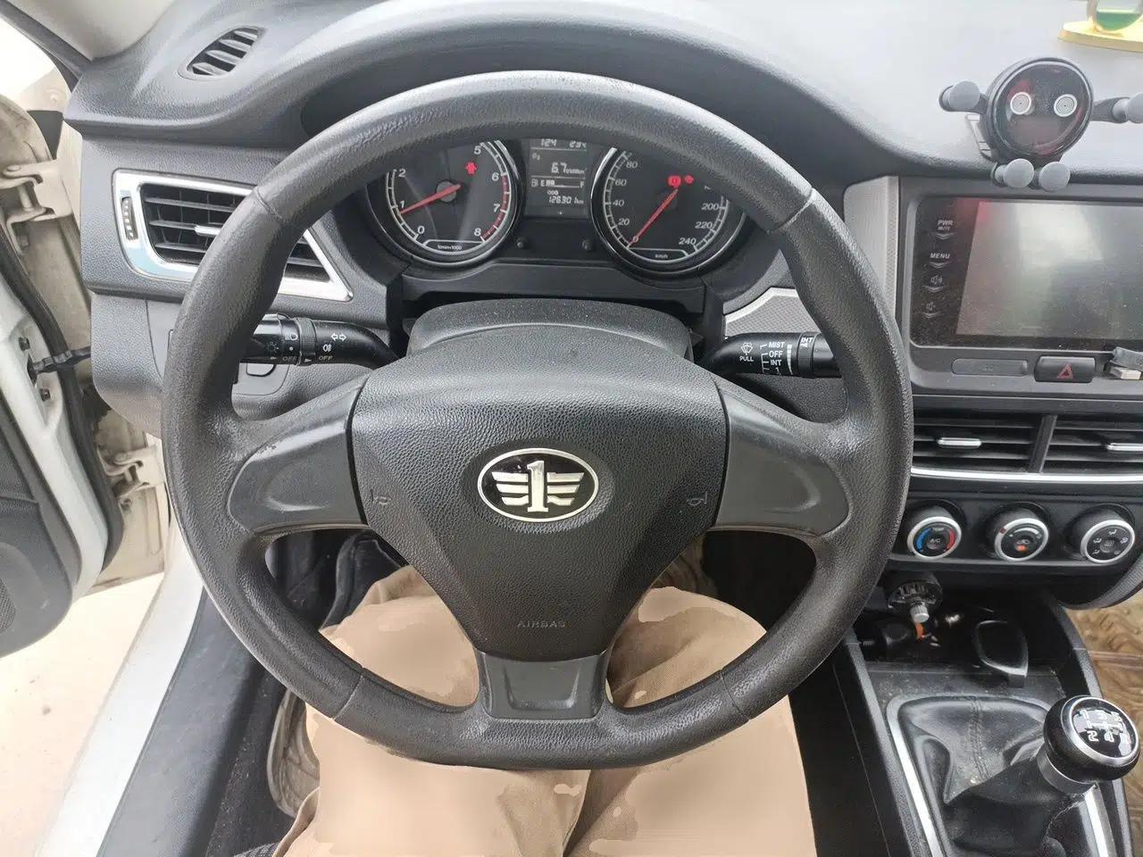 Bestune B30 2017 1.6L manual Comfort trim level — миниатюра 10