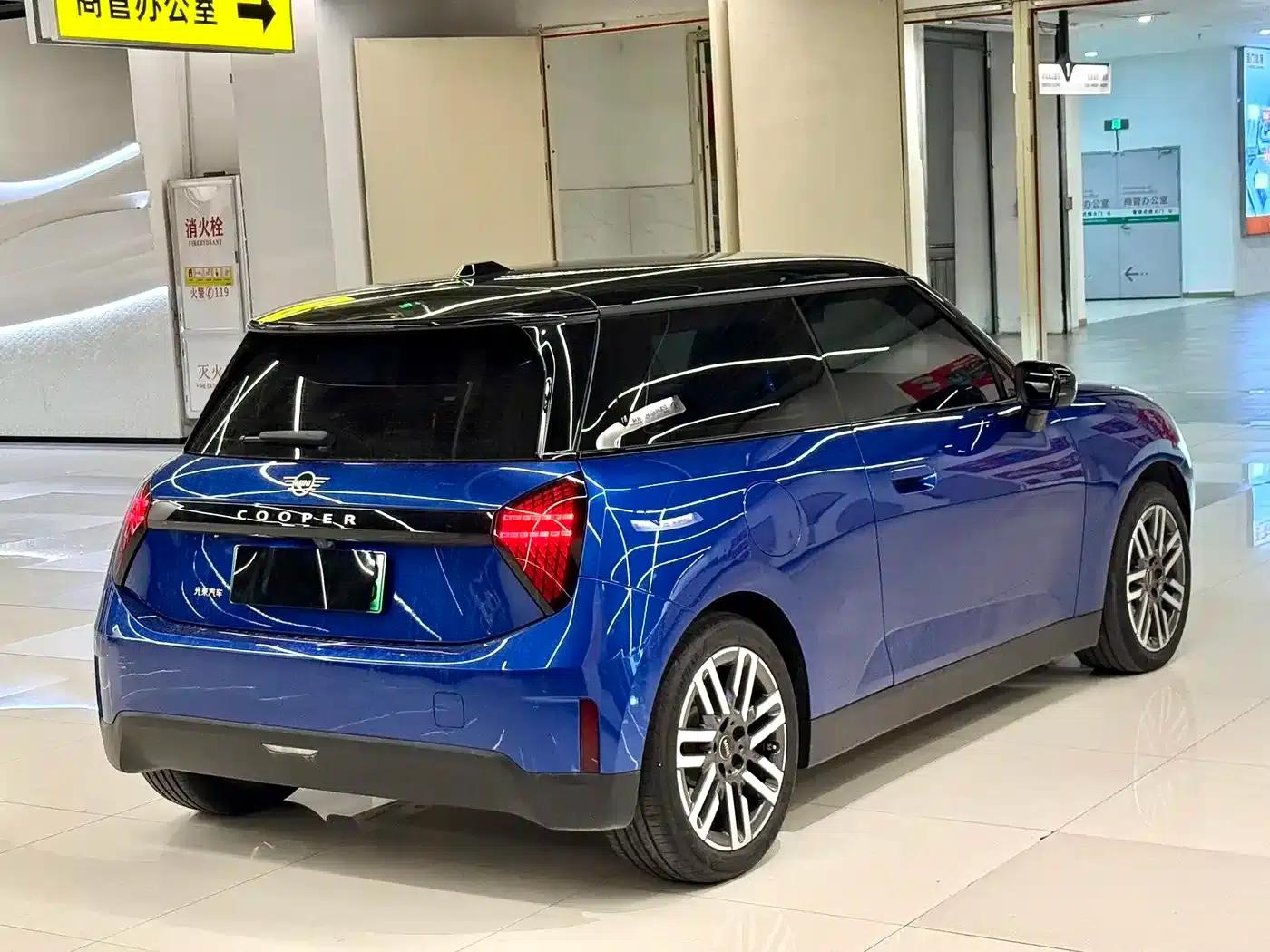 2024 Electric MINI Cooper (456km/h) - Classic Style — миниатюра 11