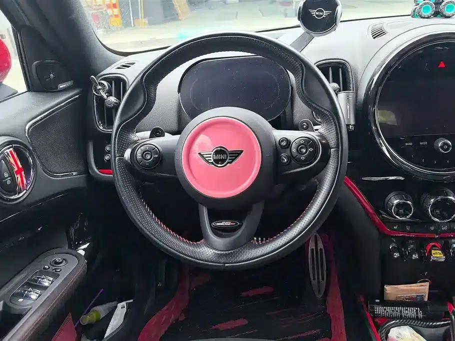 MINI JCW COUNTRYMAN 2021 2.0T JOHN COOPER WORKS — миниатюра 15
