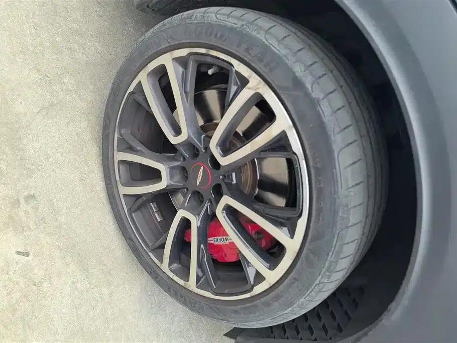 MINI JCW COUNTRYMAN 2021 2.0T JOHN COOPER WORKS — миниатюра 6