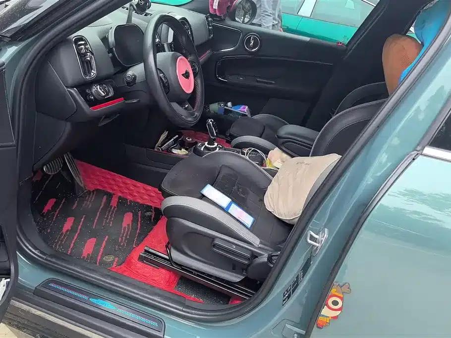 MINI JCW COUNTRYMAN 2021 2.0T JOHN COOPER WORKS — миниатюра 9