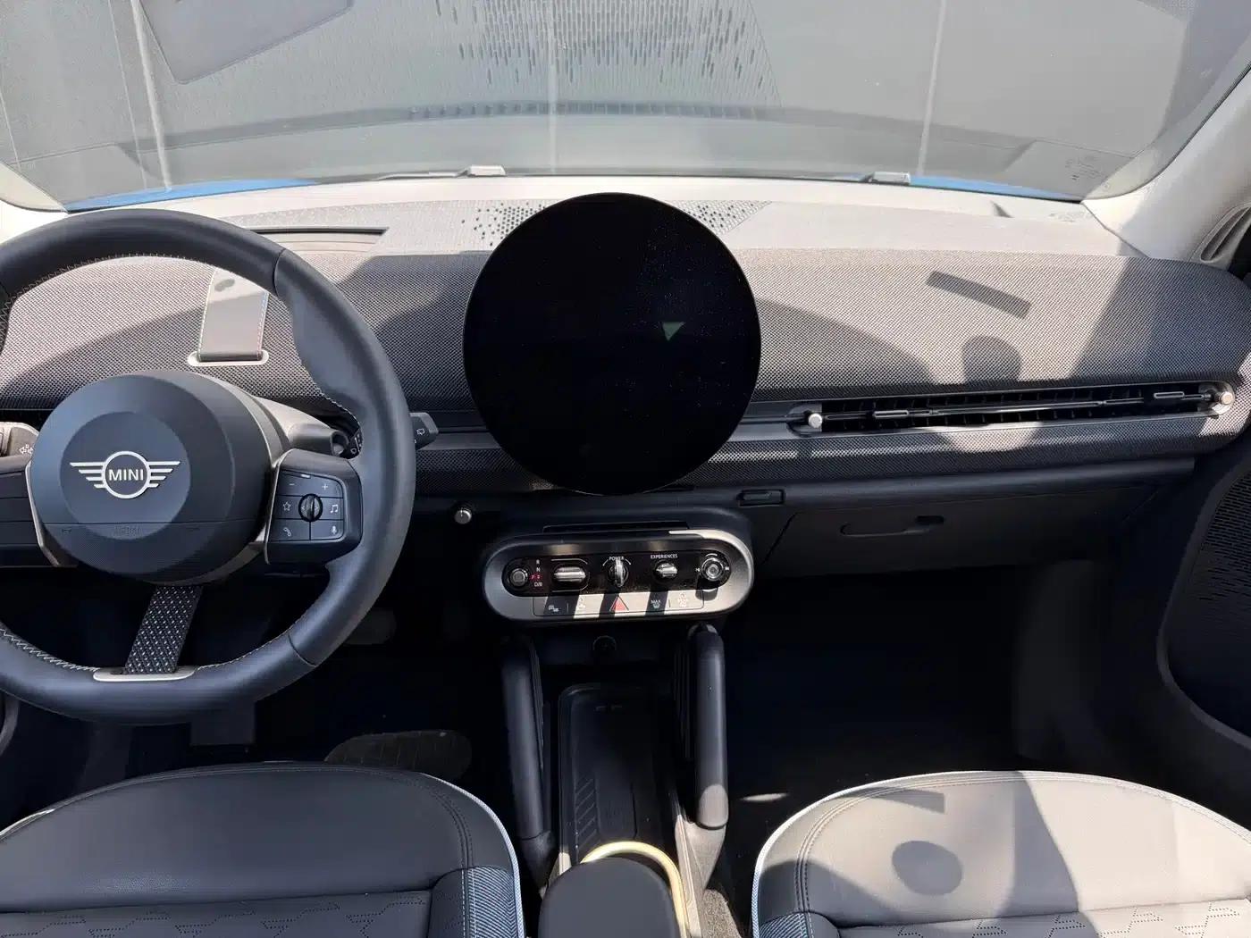 2024 Electric MINI Aceman SE Artist — миниатюра 5